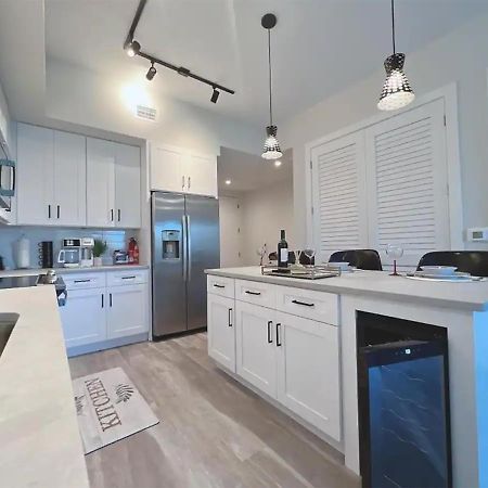 וסט פאלם ביץ' Lux Property Great For 1 To 8 Guests-Family Trip ,5Beds 2Rooms Staycation With Gym And Ev, Proximity To Downtown And Beaches מראה חיצוני תמונה
