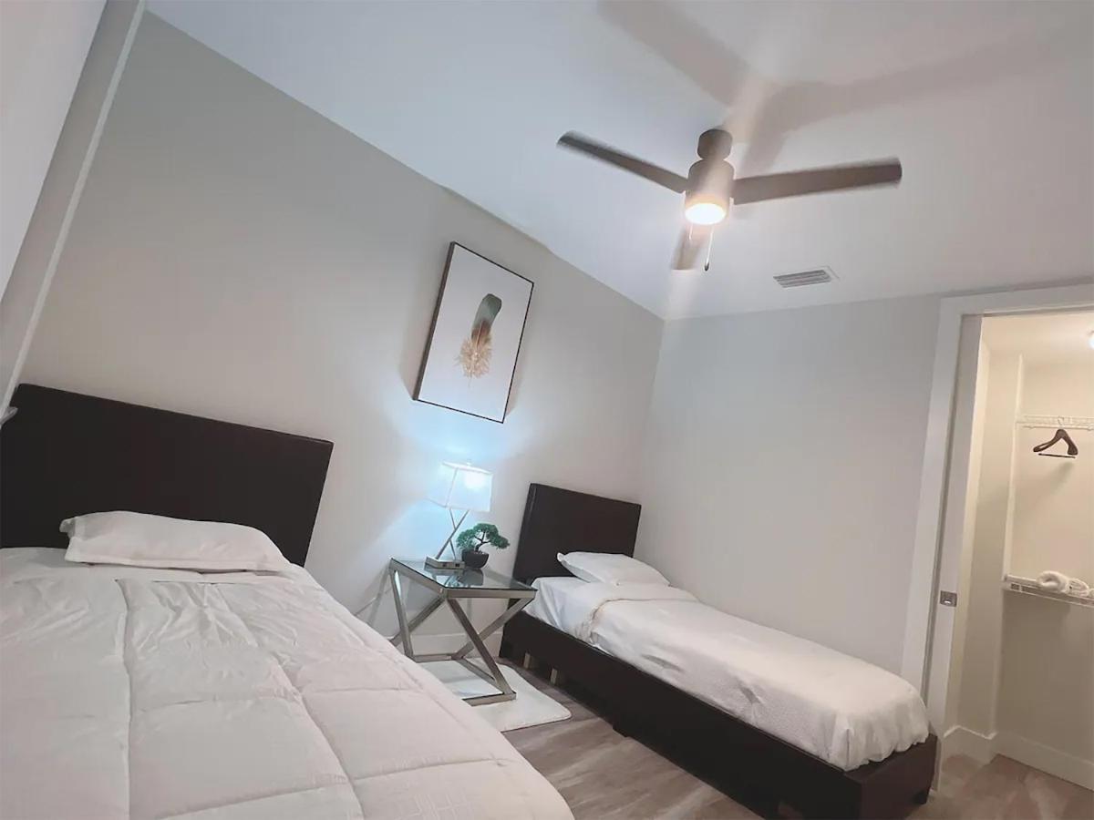 וסט פאלם ביץ' Lux Property Great For 1 To 8 Guests-Family Trip ,5Beds 2Rooms Staycation With Gym And Ev, Proximity To Downtown And Beaches מראה חיצוני תמונה