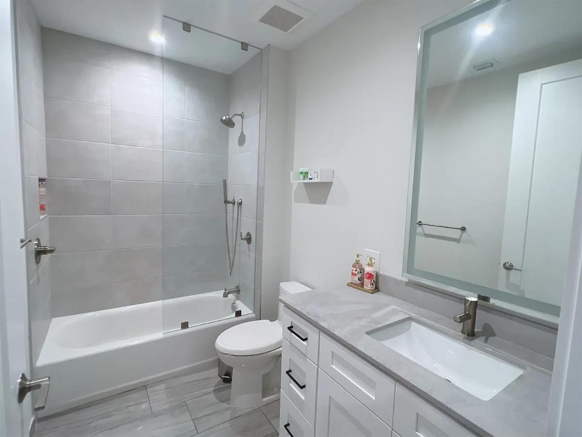 וסט פאלם ביץ' Lux Property Great For 1 To 8 Guests-Family Trip ,5Beds 2Rooms Staycation With Gym And Ev, Proximity To Downtown And Beaches מראה חיצוני תמונה