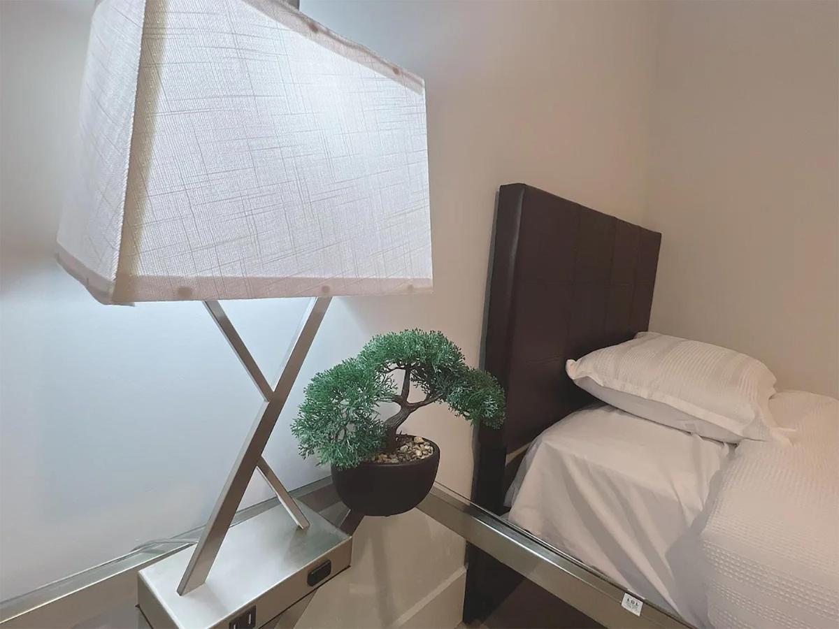 וסט פאלם ביץ' Lux Property Great For 1 To 8 Guests-Family Trip ,5Beds 2Rooms Staycation With Gym And Ev, Proximity To Downtown And Beaches מראה חיצוני תמונה