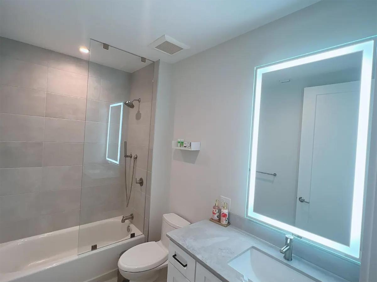 וסט פאלם ביץ' Lux Property Great For 1 To 8 Guests-Family Trip ,5Beds 2Rooms Staycation With Gym And Ev, Proximity To Downtown And Beaches מראה חיצוני תמונה