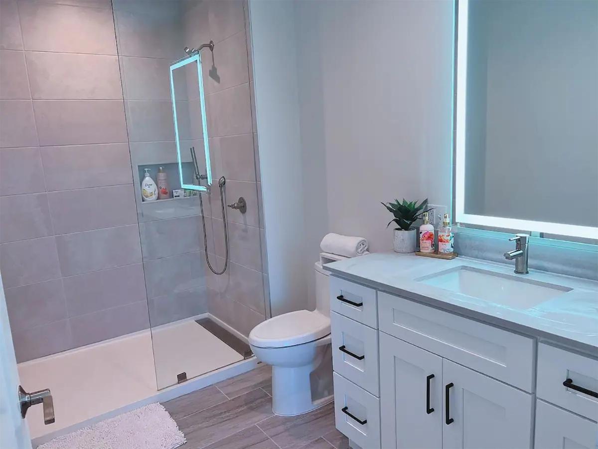 וסט פאלם ביץ' Lux Property Great For 1 To 8 Guests-Family Trip ,5Beds 2Rooms Staycation With Gym And Ev, Proximity To Downtown And Beaches מראה חיצוני תמונה